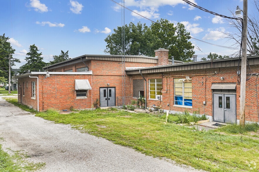 More Photos Of 111 W College Ave, Shelbina Schools For Sale