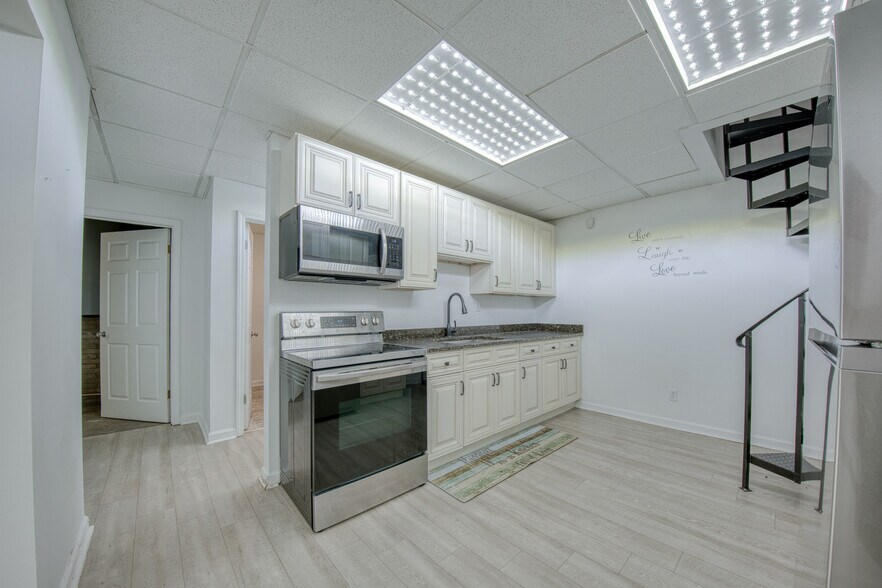 More Photos Of 226 Washington St, Newell Storefront Retail Residential For Sale