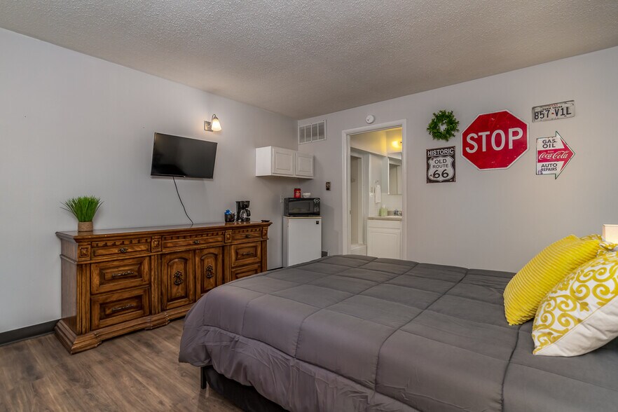 More Photos Of 912 N Hwy 87, Tulia Hotel For Sale
