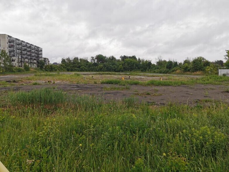 Primary Photo Of 147 Rue Principale, Châteauguay Land For Sale