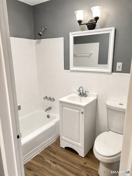 More Photos Of 18 Sherman St, Hartford Apartments For Sale