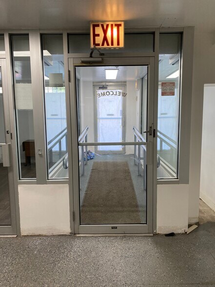 More Photos Of 63-34 Austin St, Rego Park Warehouse For Lease