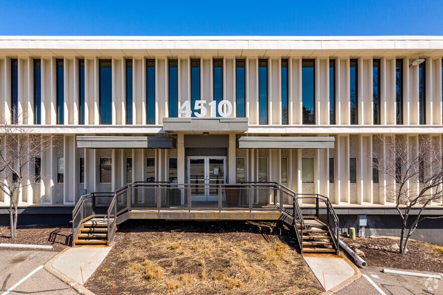 More Photos Of 4600 W 77th St, Edina Unknown For Lease