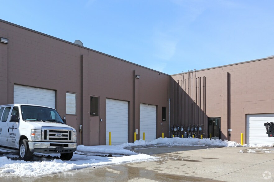 More Photos Of 11003 Bluegrass Pky, Louisville Flex For Lease