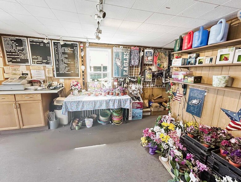 More Photos Of 1422 Main street, Catasauqua General Retail For Sale