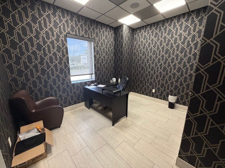 More Photos Of 4022 Louetta Rd, Spring Auto Dealership For Lease