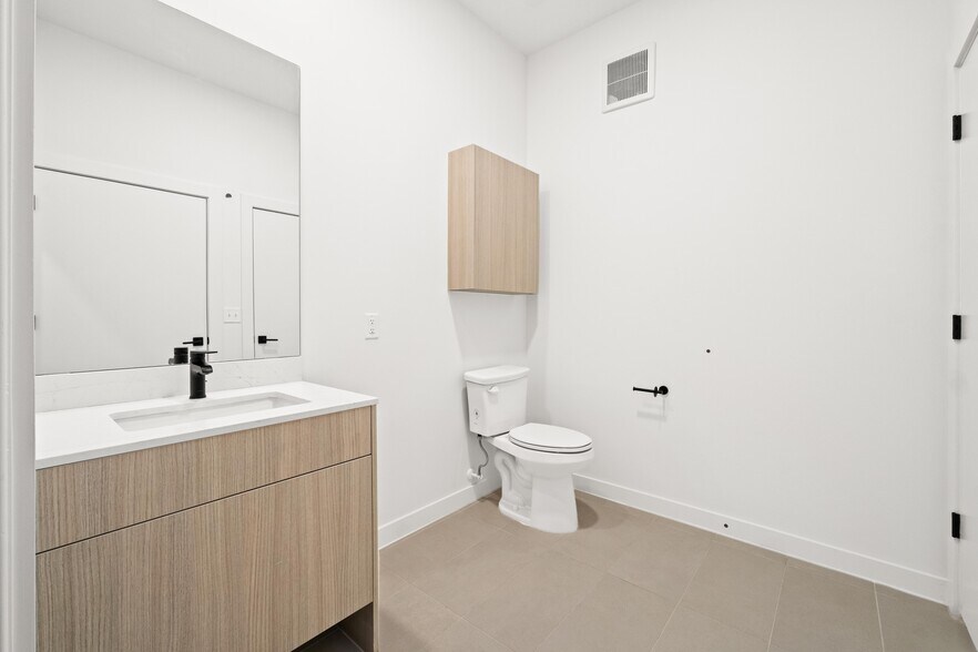 More Photos Of 2209 S First St, Austin Apartments For Sale