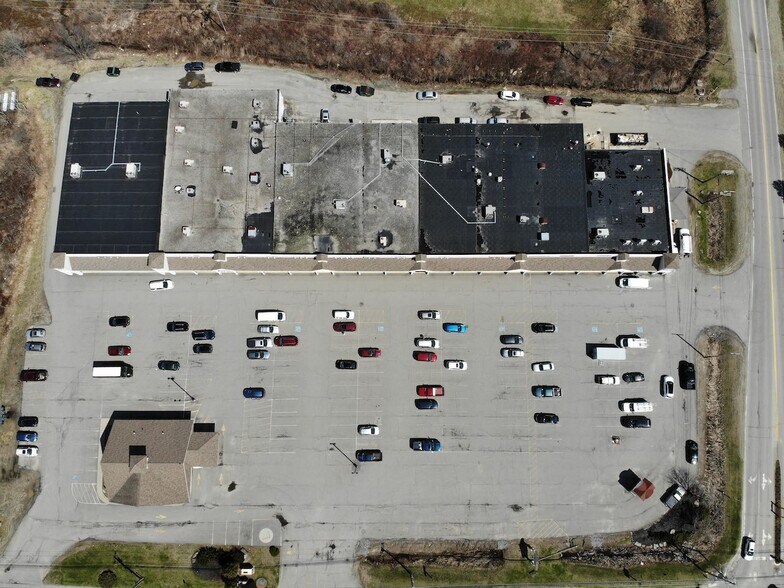 More Photos Of 185 Townsend Ave, Boothbay Harbor Storefront For Lease