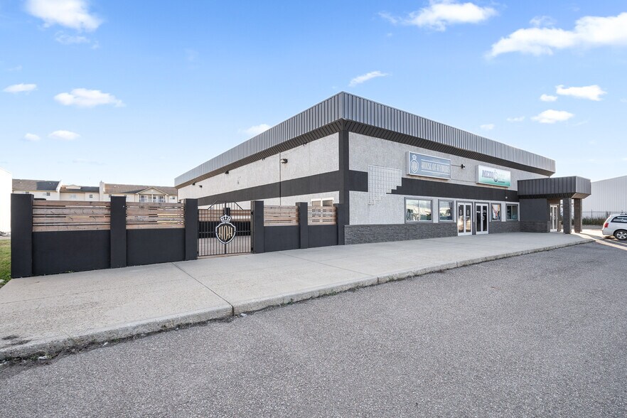 More Photos Of 6601 43 St, Lloydminster Storefront Retail Office For Sale