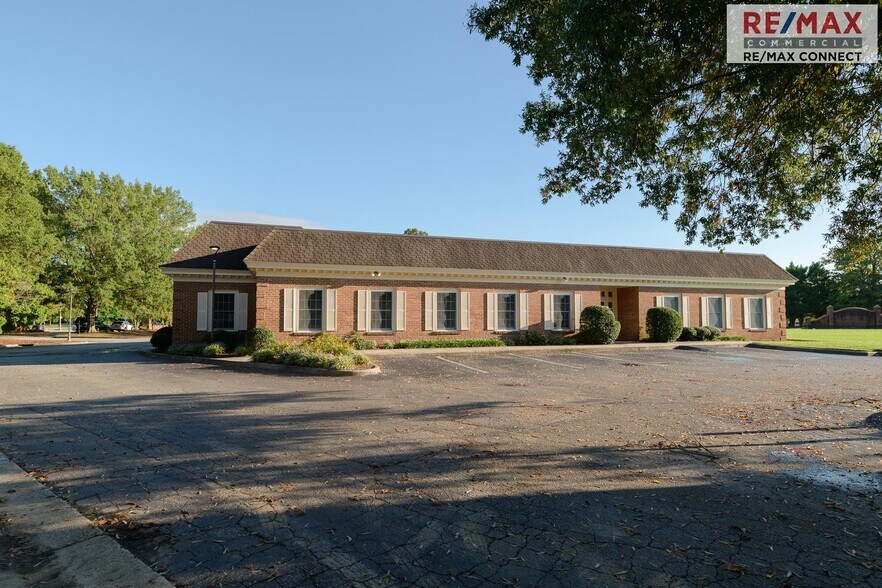 More Photos Of 401 Oyster Point Rd, Newport News Medical For Sale