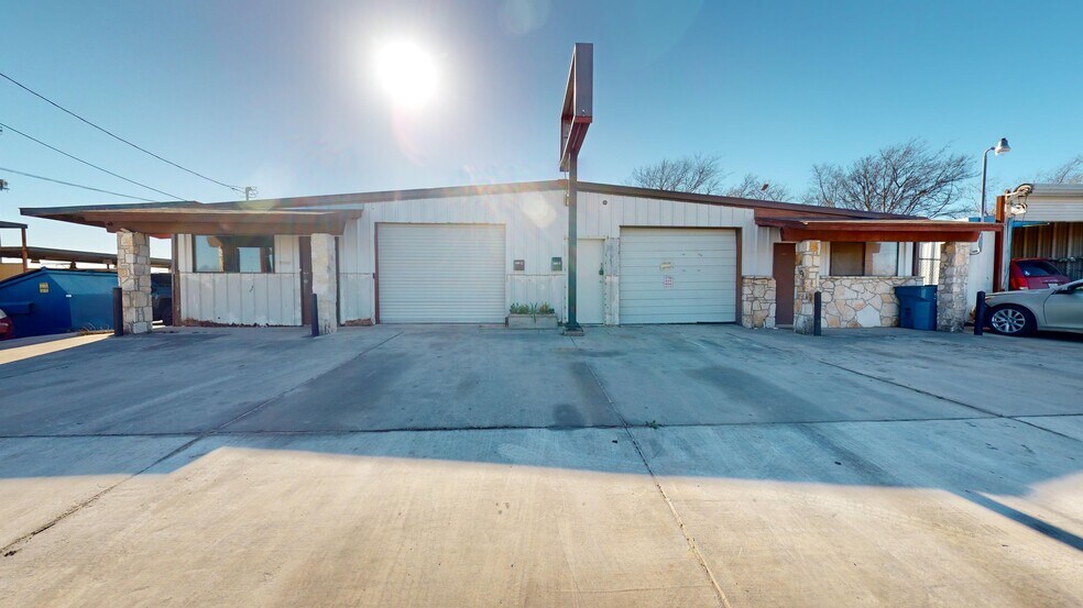 More Photos Of 5512 Binz Engleman Rd, San Antonio Freestanding For Sale