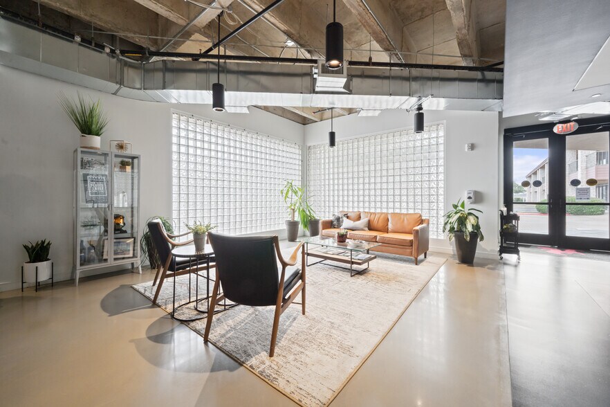 More Photos Of 7620 Guadalupe St, Austin Office For Lease