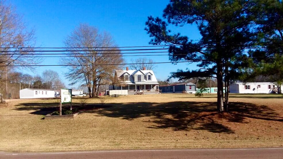 More Photos Of 100 Maddox Dr, Crystal Springs Manufactured Housing Mobile Home Park For Sale