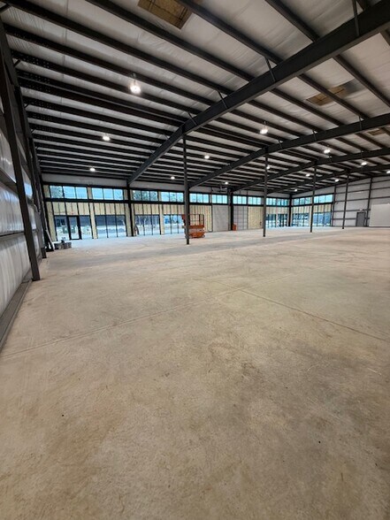 More Photos Of 14510 Fitzhugh Rd, Austin Flex For Lease