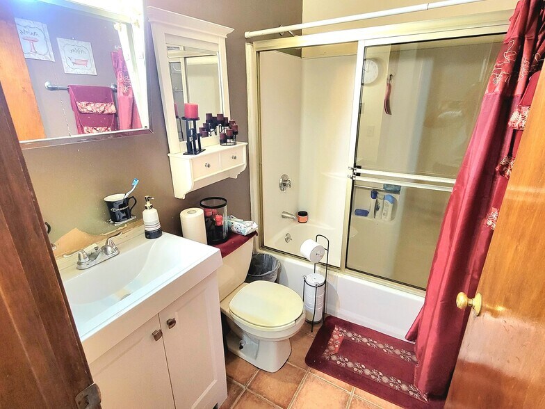 More Photos Of 270-276 Bellevue St, Hartford Apartments For Sale