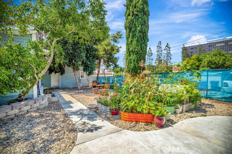 More Photos Of 333 N Union Ave, Echo Park Apartments For Sale