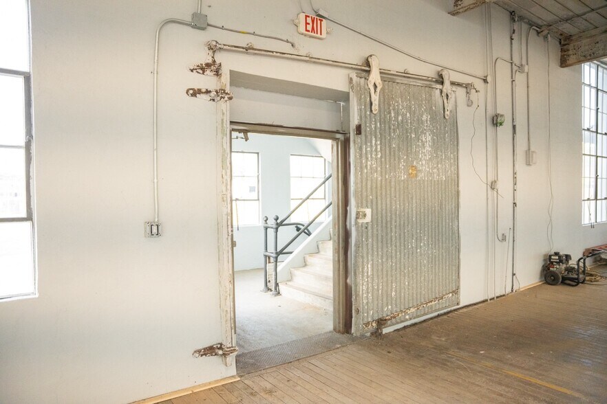 More Photos Of 1507 9th Ave, Knoxville Manufacturing For Lease