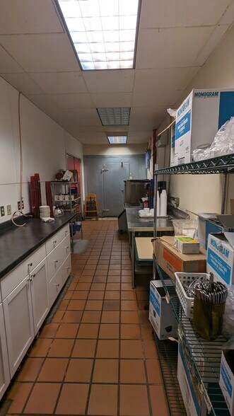 More Photos Of 192 E Main St, Lexington Restaurant For Sale