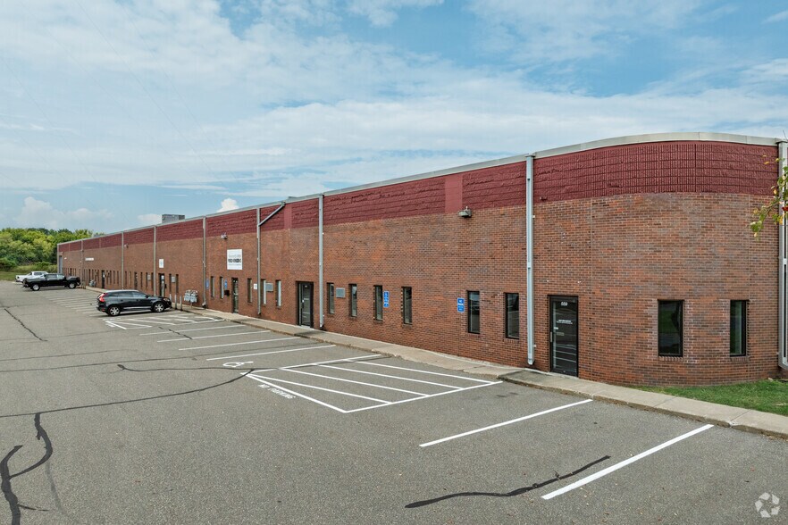 Primary Photo Of 559-575 Shoreview Park Rd, Shoreview Light Manufacturing For Lease