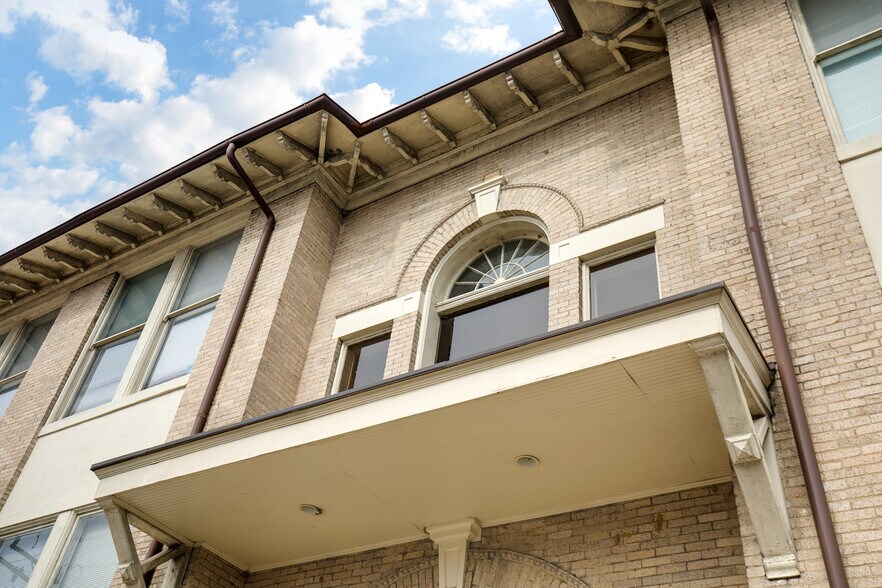 More Photos Of 141 E Wythe St, Petersburg Apartments For Sale