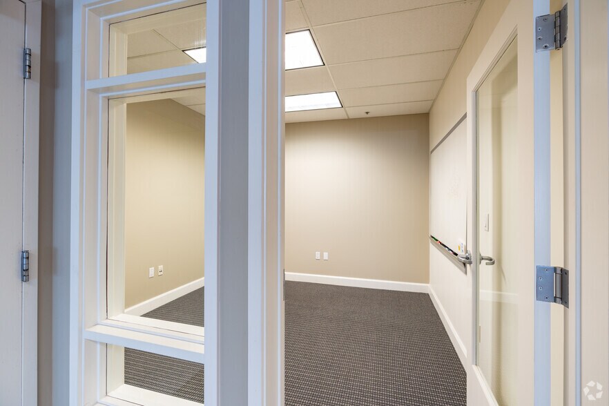 More Photos Of 233 E Harris Ave, South San Francisco Manufacturing For Lease