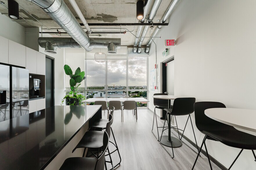 More Photos Of 420 SW 7th St, Miami Office For Lease