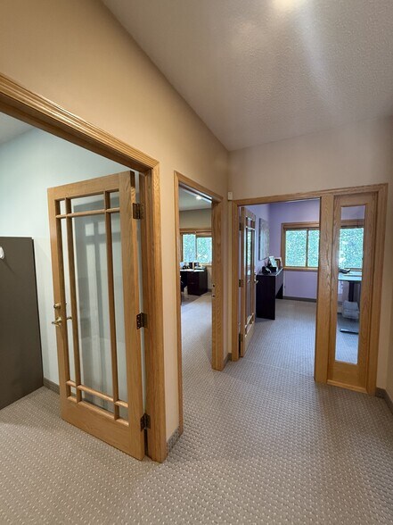 More Photos Of 3250-3254 Rice St, Saint Paul Office For Sale