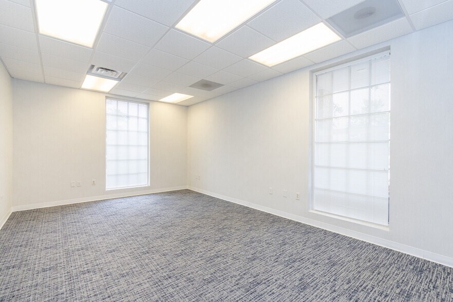 More Photos Of 602 N Main St, Anderson Bank For Sale