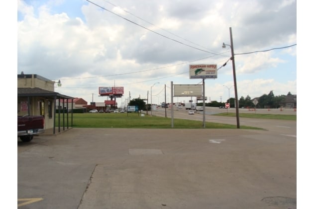 More Photos Of 710 E IH 30, Garland Freestanding For Lease