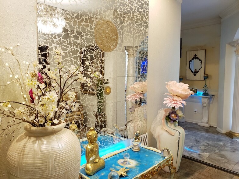 More Photos Of 3000 Cathedral Pl, Decatur Movie Radio TVStudio For Sale