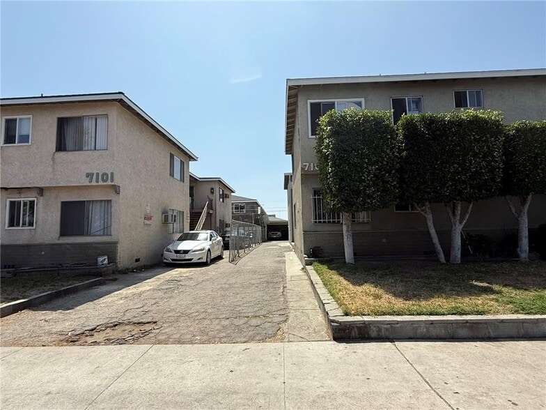 More Photos Of 7107 Coldwater Canyon Ave, North Hollywood Apartments For Sale