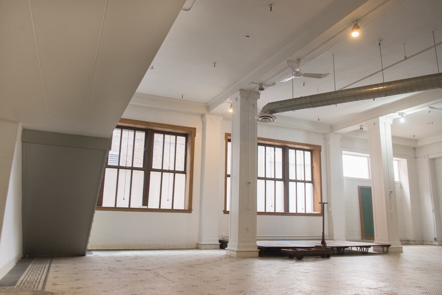 More Photos Of 2341-2345 S Michigan Ave, Chicago Loft Creative Space For Sale