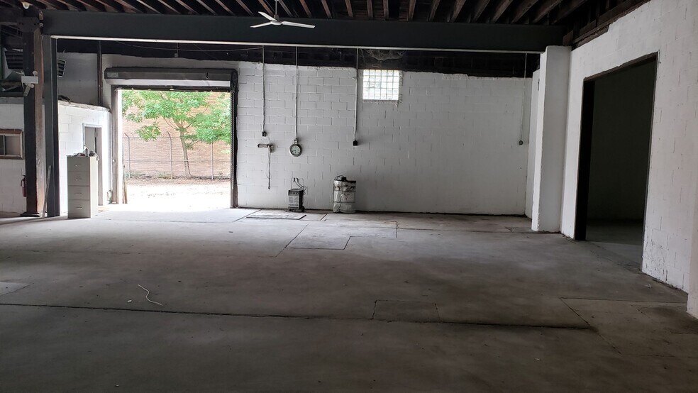 More Photos Of 242 Richardson St, Brooklyn Warehouse For Lease