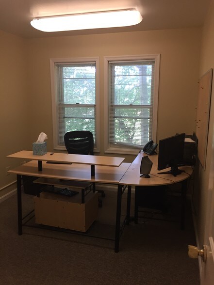 More Photos Of 2106 Gallows Rd, Vienna Office For Lease