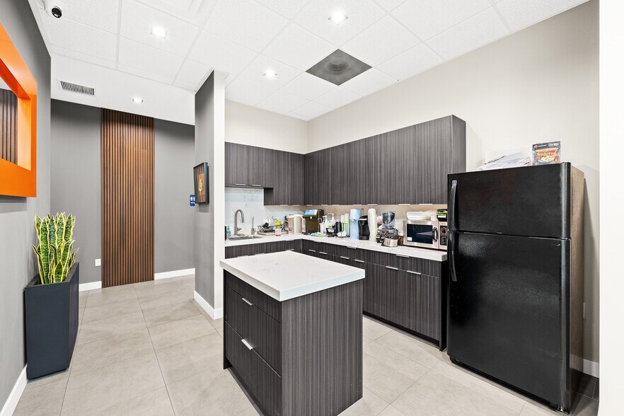 More Photos Of 10282 6th St, Rancho Cucamonga Warehouse For Sale