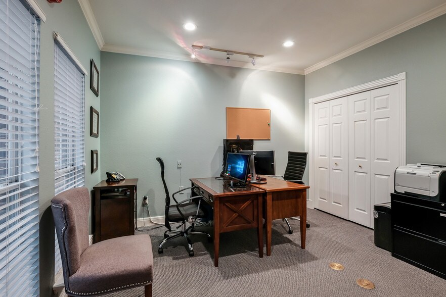 More Photos Of 13003 Jones Maltsberger Rd, San Antonio Loft Creative Space For Lease