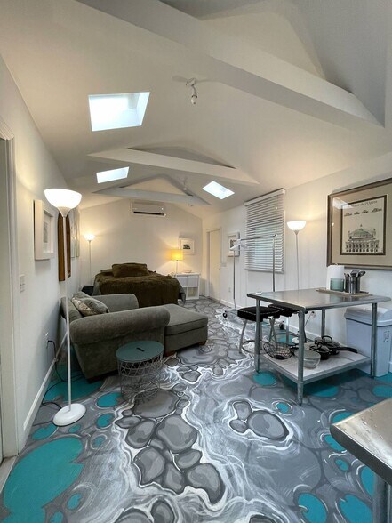 More Photos Of 118 NW 24th St, Miami Apartments For Sale