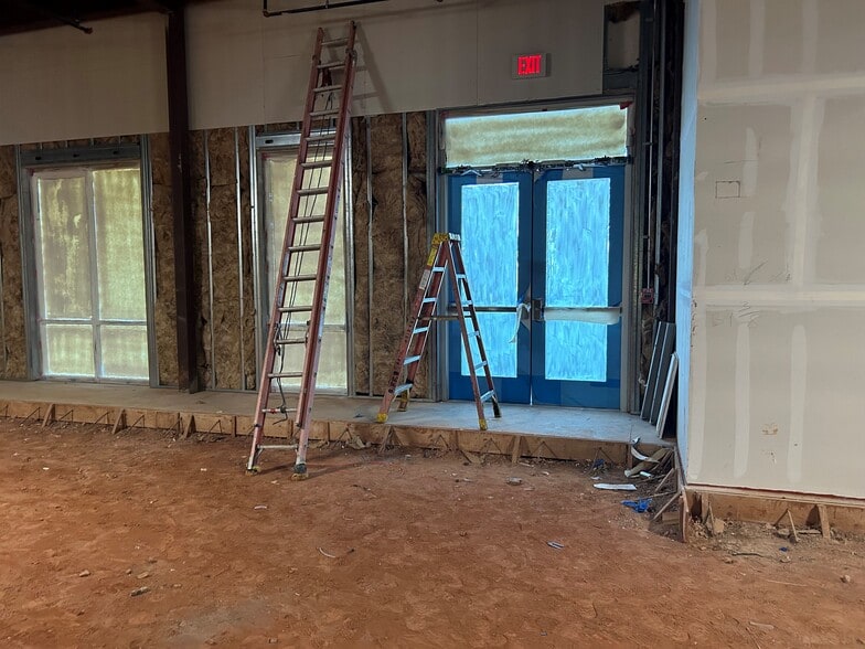 More Photos Of 13601 W Memorial Park Dr, Oklahoma City Medical For Lease