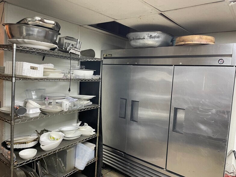 More Photos Of 21611 Grand River Ave, Detroit Restaurant For Sale