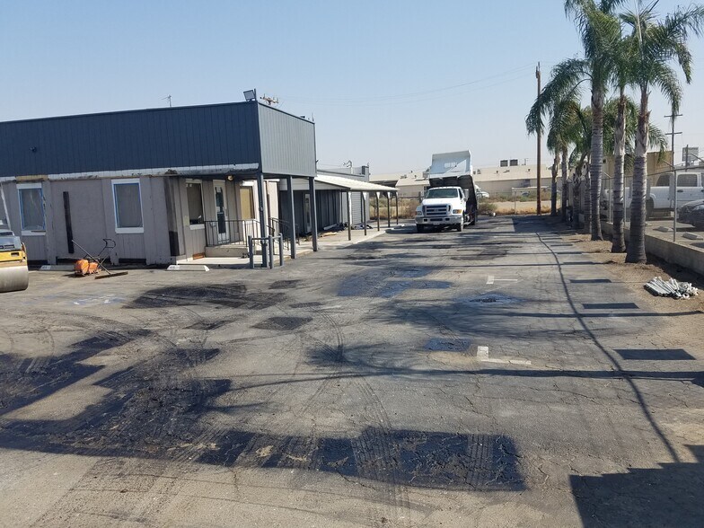 Primary Photo Of 2622 Fairhaven Dr, Bakersfield Warehouse For Sale