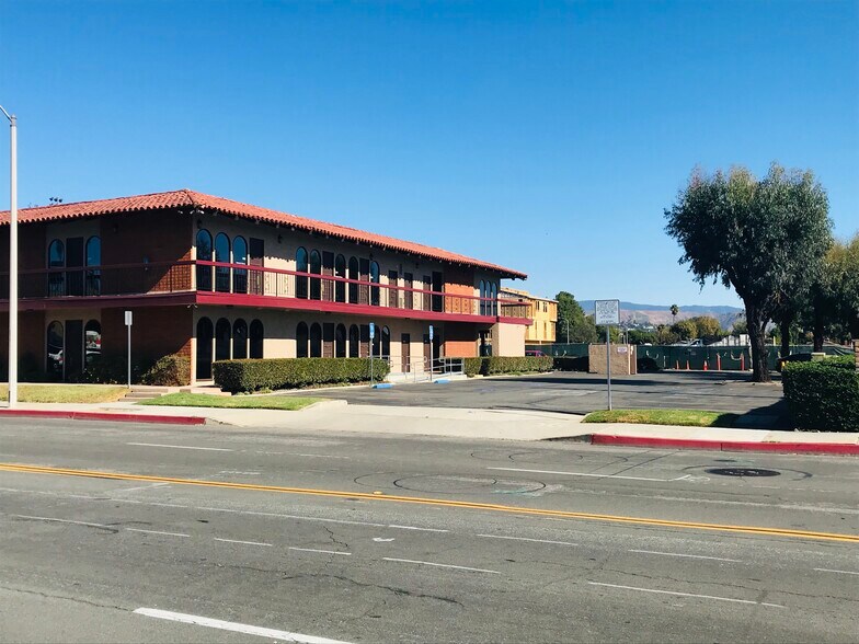 More Photos Of 17772 Irvine Blvd, Tustin Office For Lease