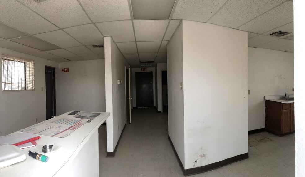 More Photos Of 200 O T Smith Rd, Tornillo Warehouse For Sale