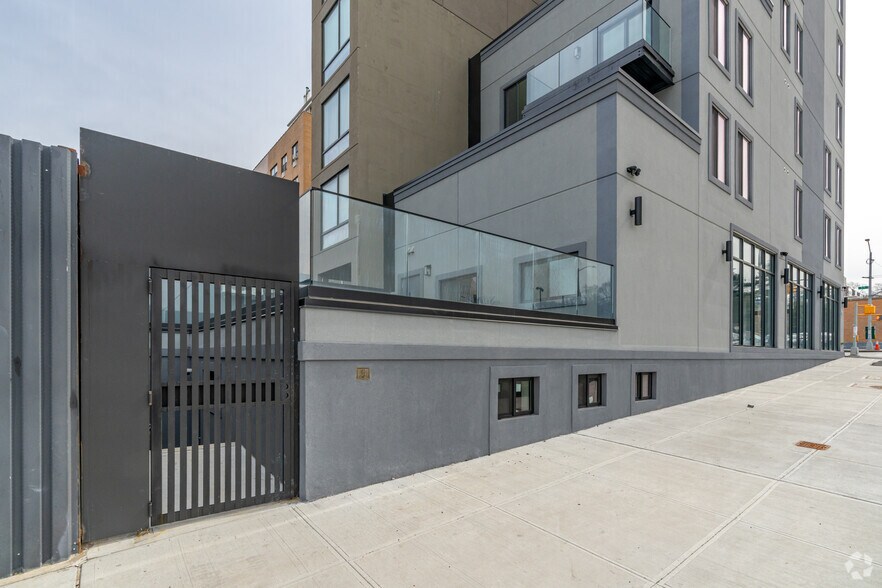 More Photos Of 738 5th Ave, Brooklyn Apartments For Lease