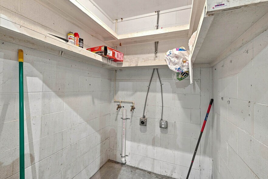 More Photos Of 3811 Darien Hwy, Brunswick Flex For Sale