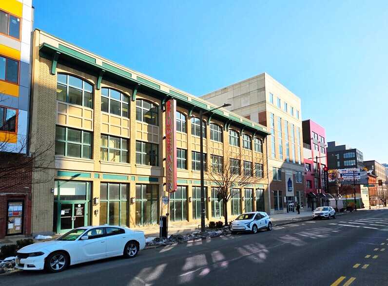 More Photos Of 667 N Broad St, Philadelphia Office For Lease