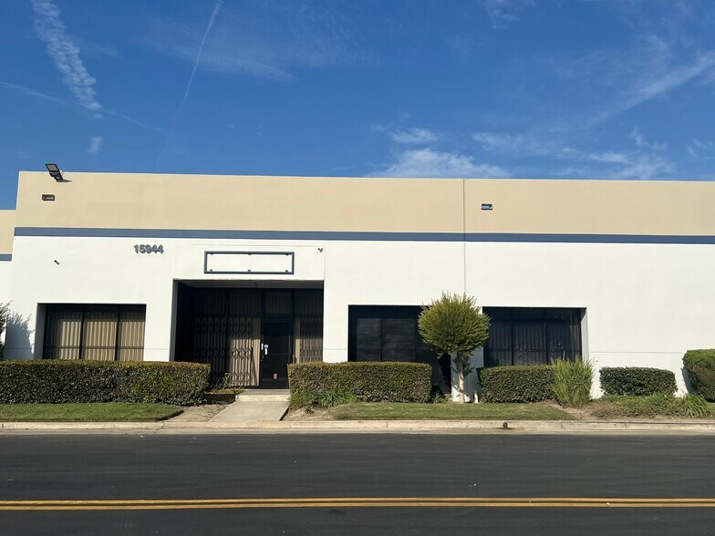 More Photos Of 15930-15962 Downey Ave, Paramount Unknown For Lease
