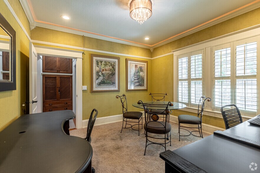 More Photos Of 16408 SE Mill Plain Blvd, Vancouver Office For Sale