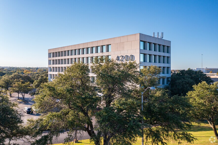 More Photos Of 4200 S Hulen St, Fort Worth Office For Lease
