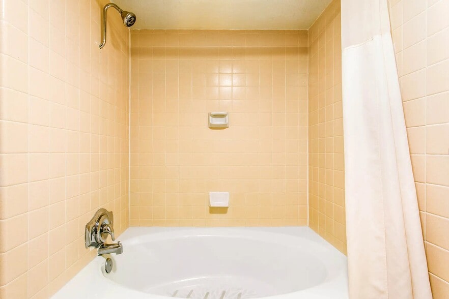 More Photos Of 245 E Wendover Blvd, Wendover Hotel For Sale