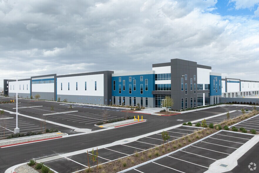Primary Photo Of 5104 Express Ave, Shafter Distribution For Lease